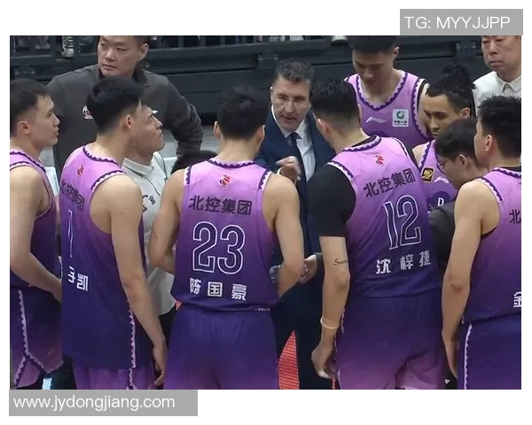 CBA精彩对决回顾广东队与北控队的巅峰对抗录像分析